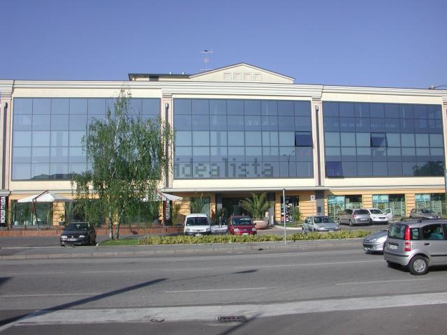 Locale Commerciale in affitto a San Vittore Olona, Lombardia