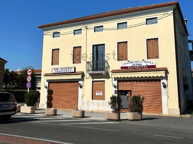Locale Commerciale in affitto a Tezze Sul Brenta, Veneto