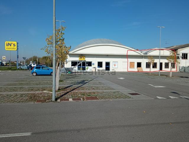 Locale Commerciale in affitto a Rodigo, Lombardia