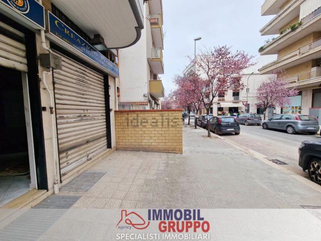 Locale Commerciale in affitto a Puglia, Barletta-andria-trani