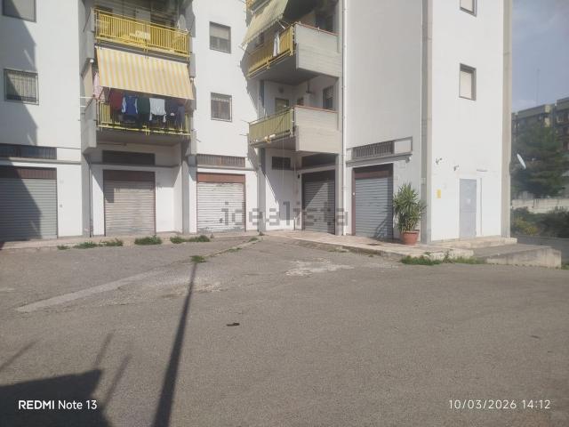 Locale Commerciale in affitto a Puglia, Taranto
