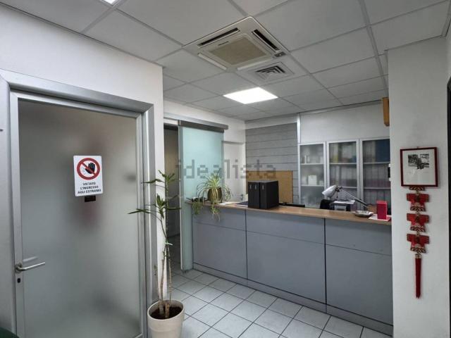Locale Commerciale in affitto a Marche, Fermo