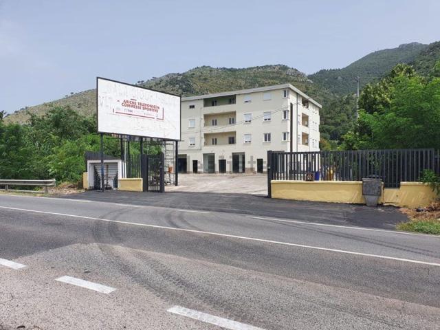 Locale Commerciale in affitto a Cassino, Lazio