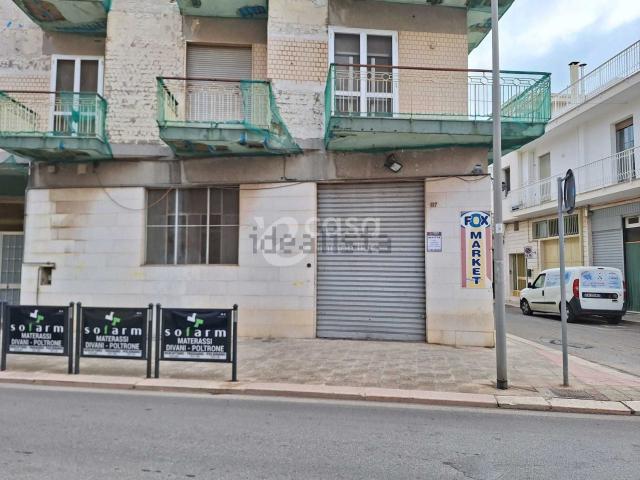Locale Commerciale in affitto a Puglia, Bari