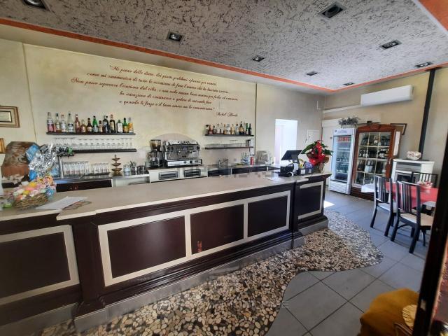 Locale Commerciale in affitto a Bassano Bresciano, Lombardia