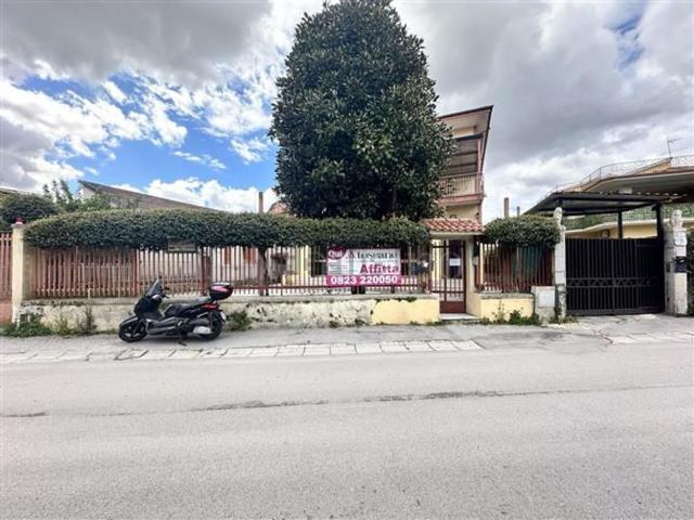 Locale Commerciale in affitto a San Clemente, Caserta