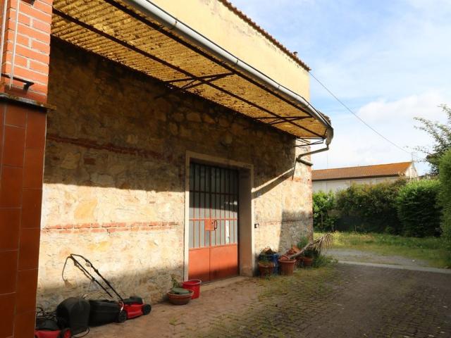 Locale Commerciale in affitto a Cascine di Buti, Buti