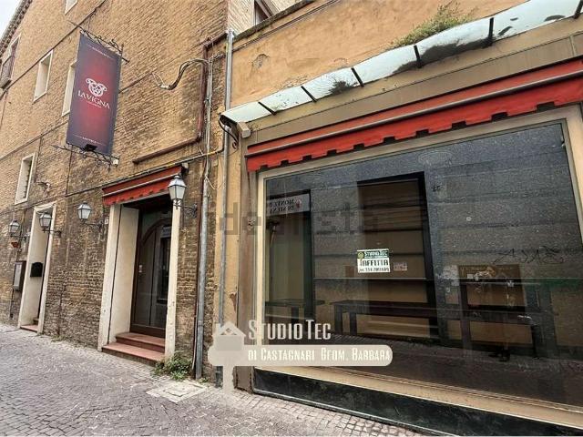 Locale Commerciale in affitto a Ravenna, Reggio Emilia