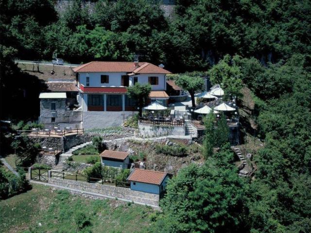 Locale Commerciale in affitto a Valbrona, Lombardia