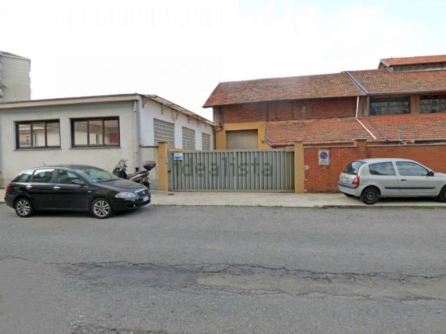 Locale Commerciale in affitto a Circoscrizione 6, Piemonte