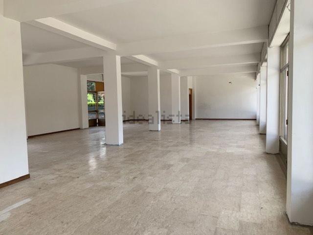 Locale Commerciale in affitto a Scurcola Marsicana, Abruzzo