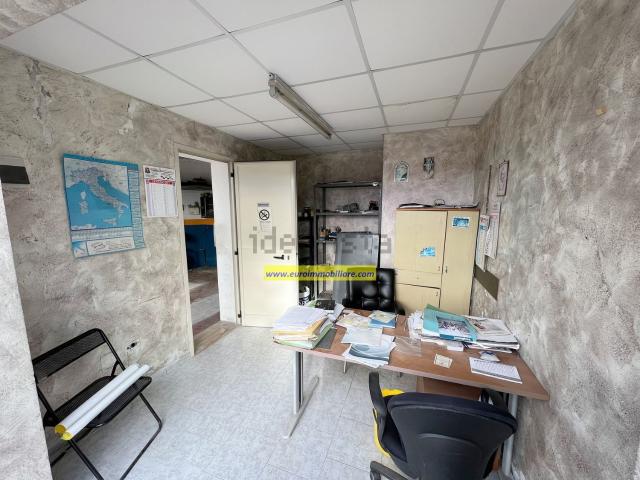 Locale Commerciale in affitto a Atri, Abruzzo