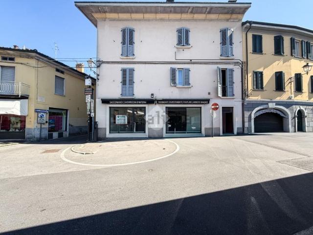 Locale Commerciale in affitto a Crema Nuova, Crema