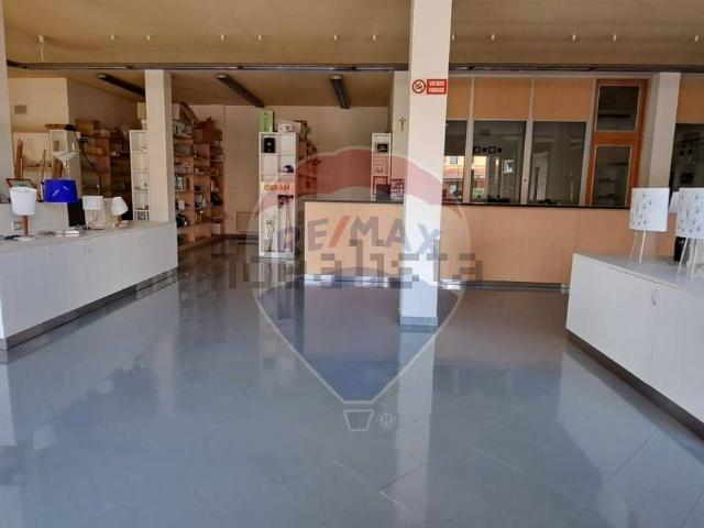 Locale Commerciale in affitto a Barbarano Mossano, Ponte Di Barbarano