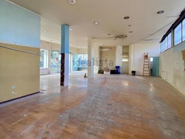 Locale Commerciale in affitto a Unione dei Comuni Circondario dell'Empolese Valdelsa, Empoli