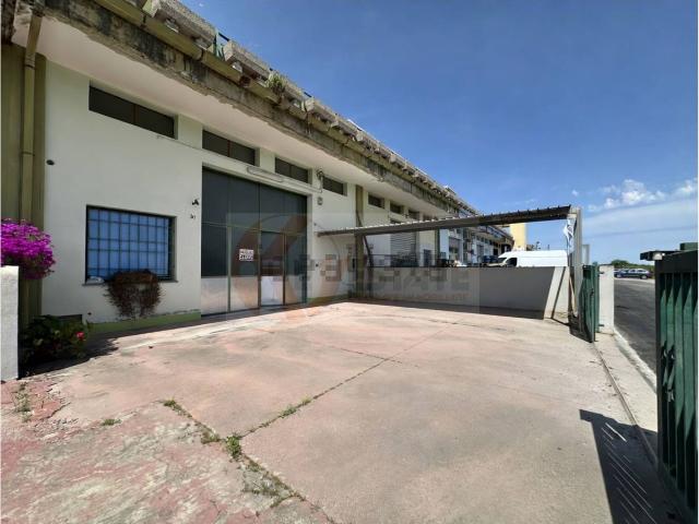 Locale Commerciale in affitto a Predda Niedda, Cala Di Volpe