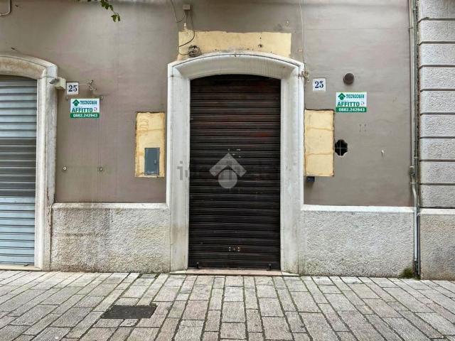 Locale Commerciale in affitto a Puglia, Foggia