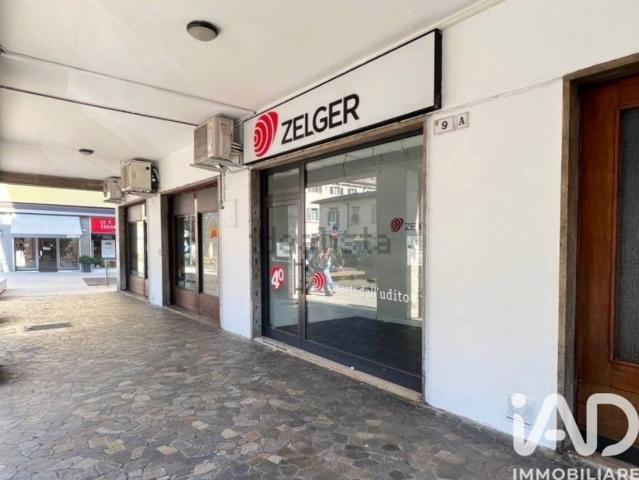 Locale Commerciale in affitto a Comunità della Vallagarina, Borgo Sacco