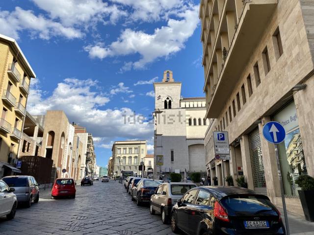 Locale Commerciale in affitto a Ponticelli, Benevento