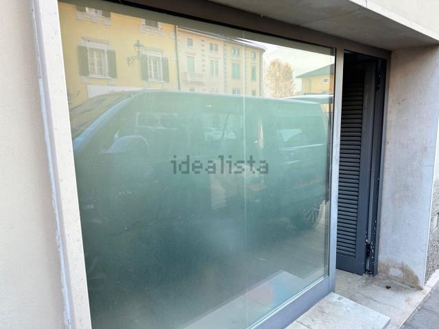 Locale Commerciale in affitto a Comunità Valsugana e Tesino, Ivano Fracena