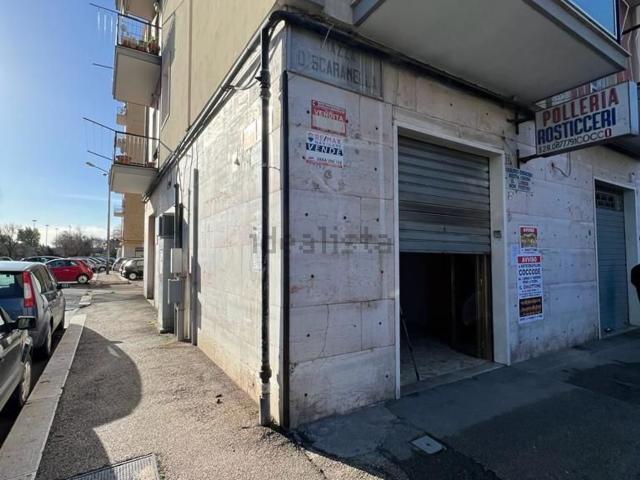 Locale Commerciale in affitto a Rione San Ciro, Puglia