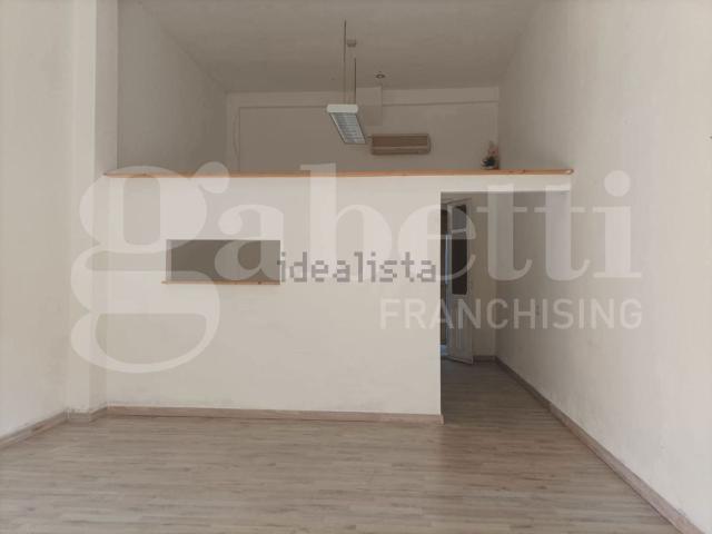 Locale Commerciale in affitto a Sant'Antonio, Quartu Sant'elena