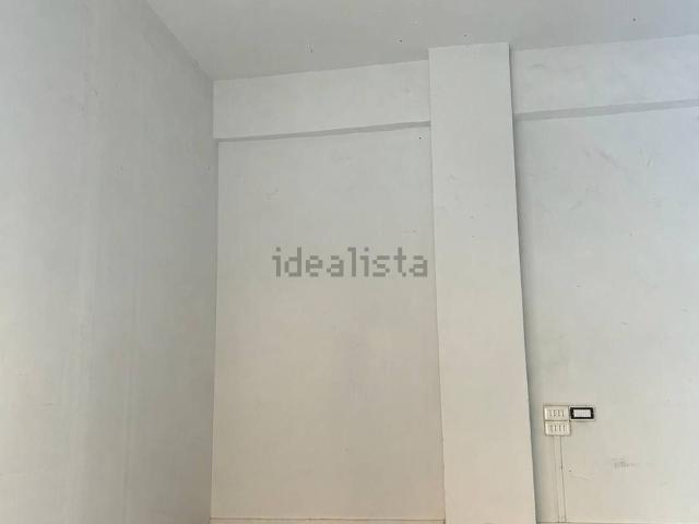 Locale Commerciale in affitto a Fratte, Salerno