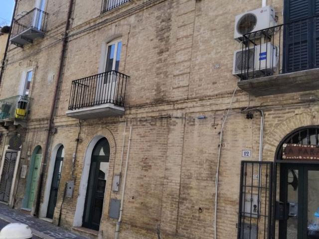 Locale Commerciale in affitto a Centro Storico, Vasto