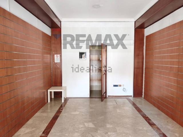 Locale Commerciale in affitto a Piedimonte, Nocera Inferiore