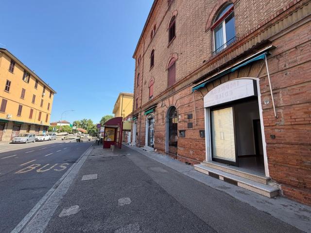 Locale Commerciale in affitto a Quartiere Navile, Bologna