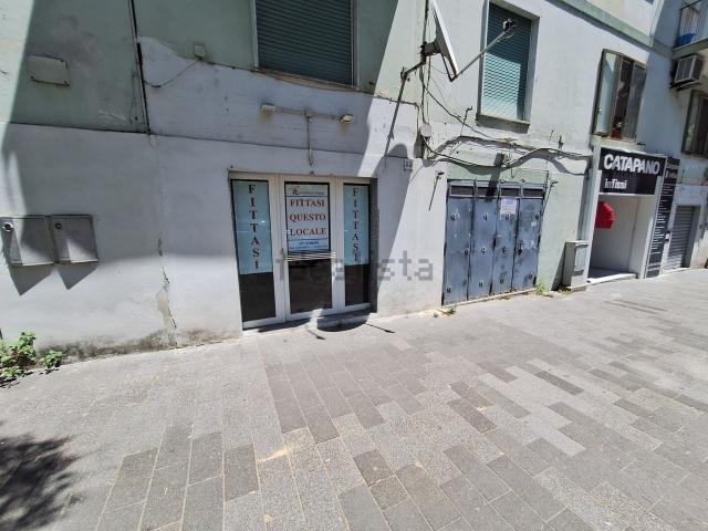 Locale Commerciale in affitto a Salerno, Matierno