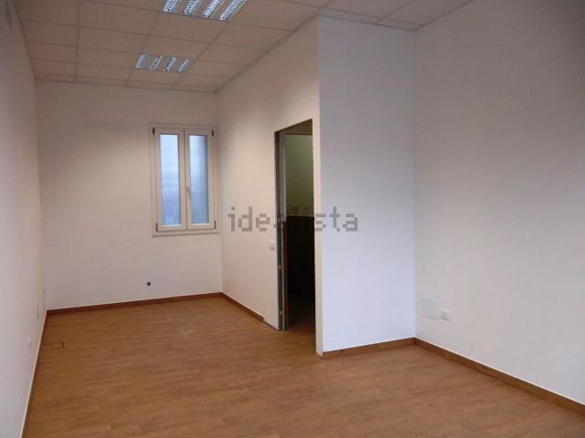 Locale Commerciale in affitto a Rovigo, Veneto