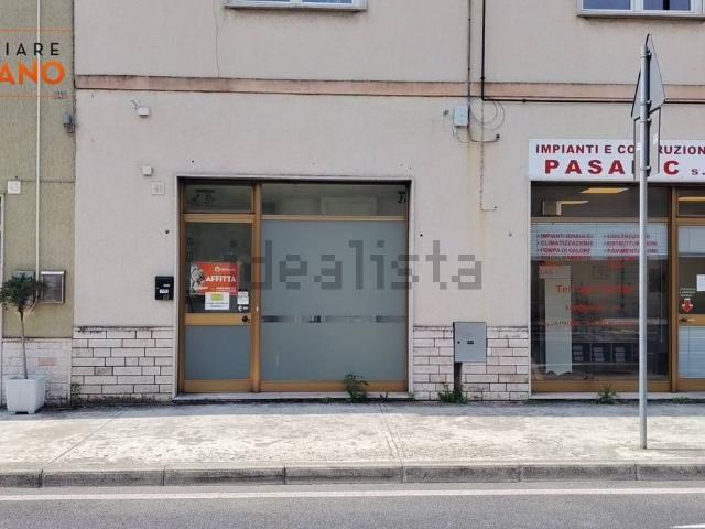 Locale Commerciale in affitto a Anconetta, Monfalcone