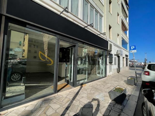 Locale Commerciale in affitto a Anzio Colonia, Roma Capitale