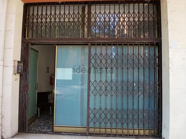 Locale Commerciale in affitto a Crocetta-San Lazzaro-Modena Est, Modena