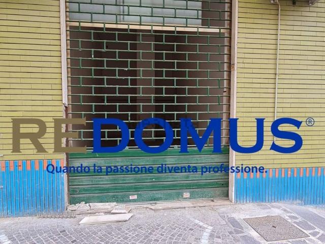 Locale Commerciale in affitto a Pomigliano D'arco, Campania