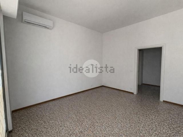 Locale Commerciale in affitto a Levate, Lombardia