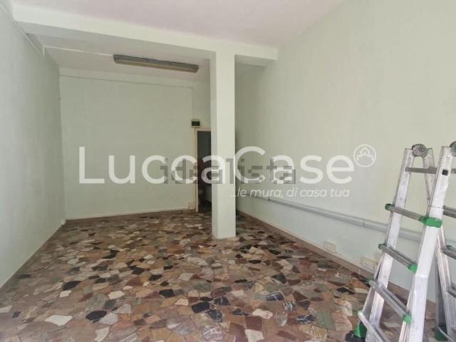 Locale Commerciale in affitto a Bagni Di Lucca Ponte, Toscana