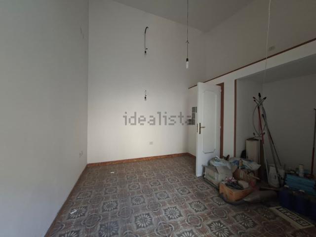 Locale Commerciale in affitto a Casagiove, Campania