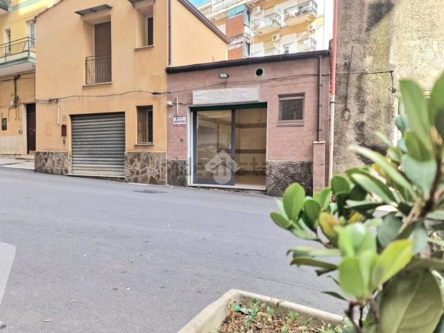 Locale Commerciale in affitto a Villaggio Santa Rosalia, Monreale