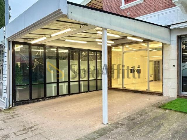 Locale Commerciale in affitto a Alba, Riccione