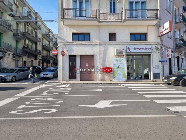 Locale Commerciale in affitto a Puglia, Taranto