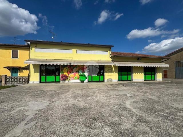 Locale Commerciale in affitto a Volta Mantovana, Lombardia