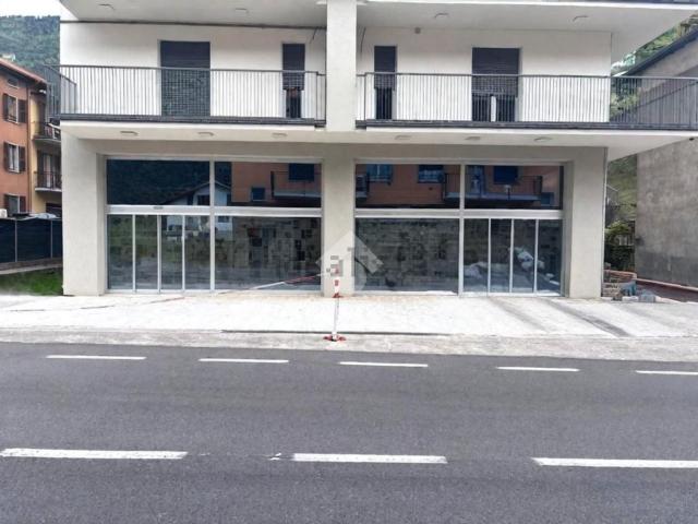 Locale Commerciale in affitto a Cerete, Lombardia