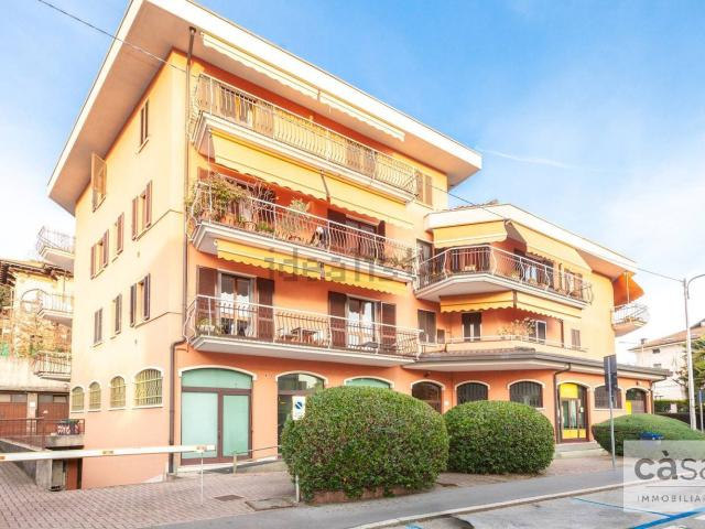 Locale Commerciale in affitto a Biumo Superiore, Varese
