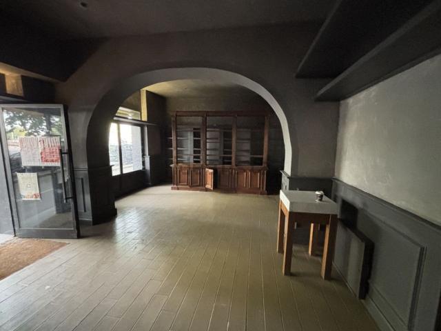 Locale Commerciale in affitto a Quartiere 5, Firenze
