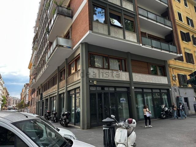 Locale Commerciale in affitto a Municipio Roma I, Roma Capitale