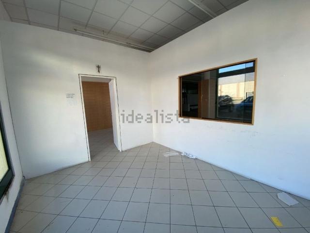 Locale Commerciale in affitto a Unione Comuni Modenesi Area Nord, Finale Emilia