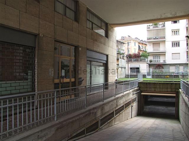 Locale Commerciale in affitto a Piazzo, Piemonte