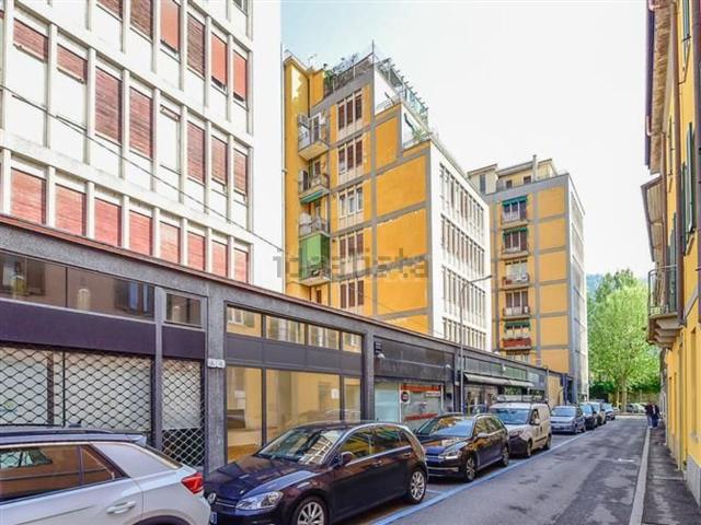 Locale Commerciale in affitto a Como, Lombardia